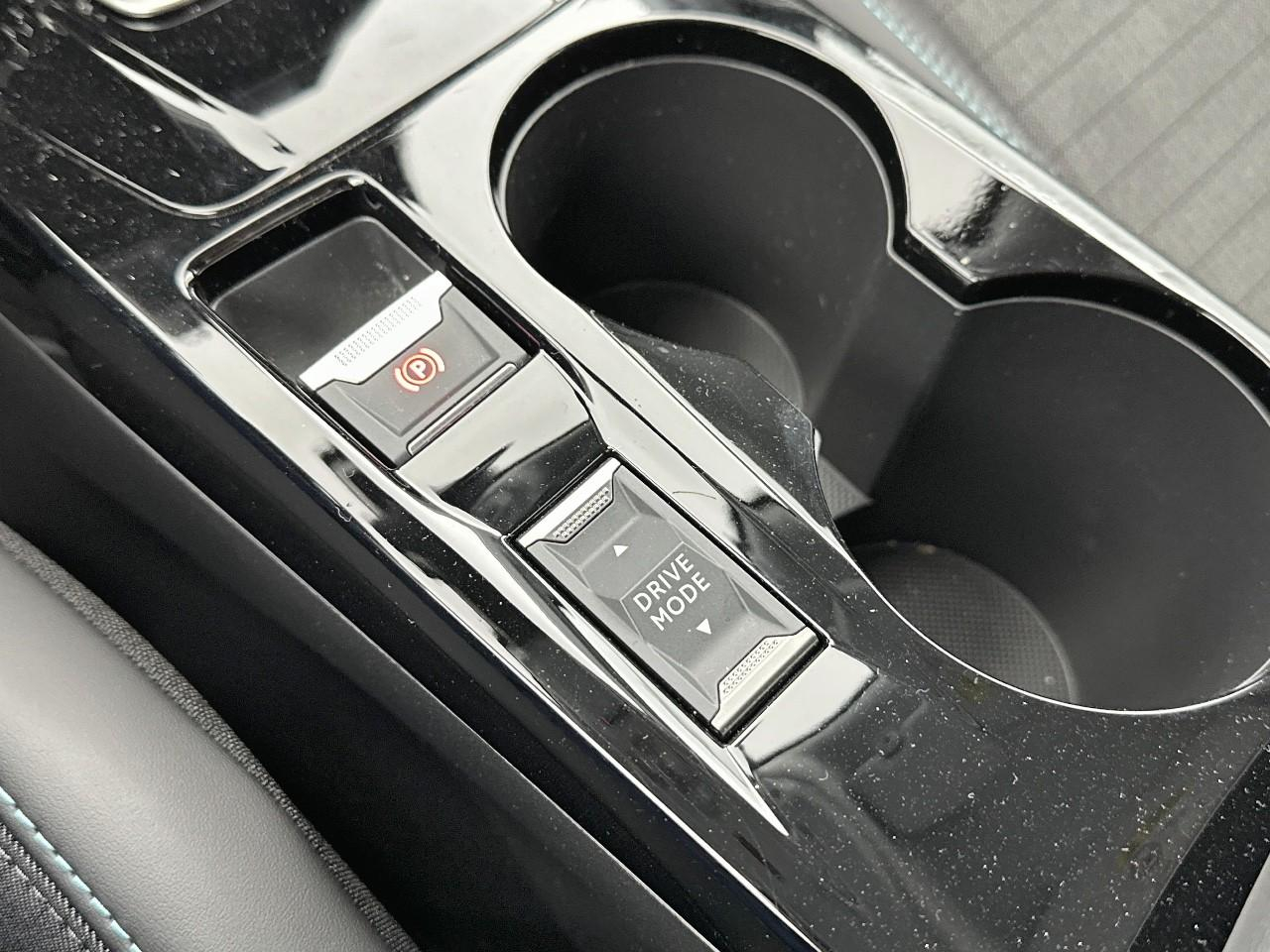 Peugeot 2008 puretech 130 s&s eat8 allure pack — photo 32