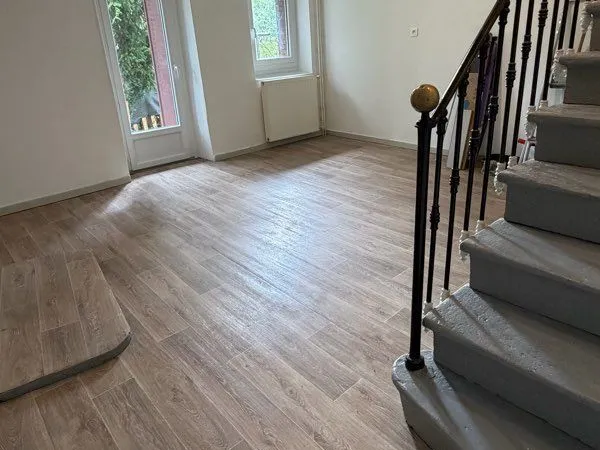 Maison T3 rénovée 70m2 avec jardin - Donnezat