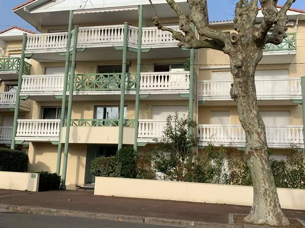 ARCACHON SAINT-FERDINAND - Studio meublé 25 m² avec terrasse - 250 000