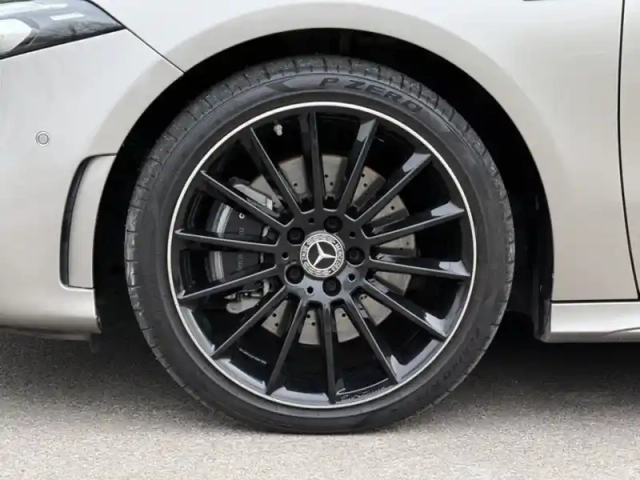 Mercedes Classe A 250 e berline amg line — photo 12