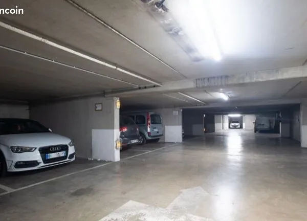 Place de parking pour un mois 13/10 au 14/11