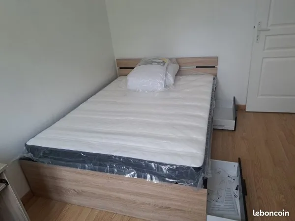 Colocation étudiante Roubaix - Chambre meublée 9,5 m², lit double neuf, bus au pied