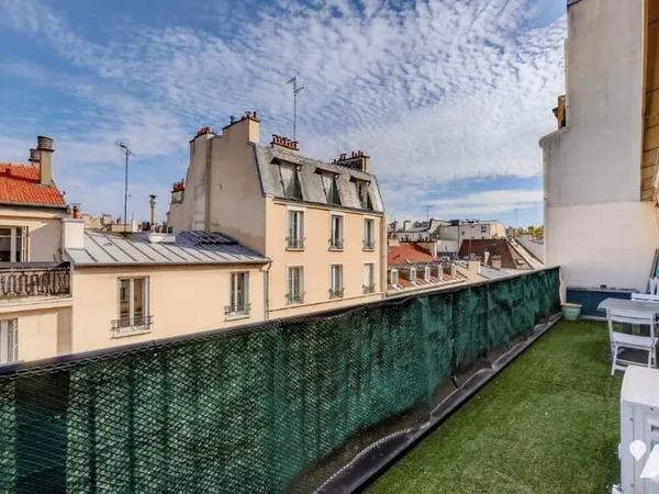 Saint-Mandé, 4 pièces de 80 m², terrasse 19 m², dernier étage, lumineux, métro 1, travaux à prévoir