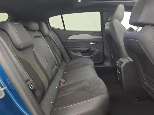 Peugeot 408 phev 225ch gt e-eat8 suréquipée + toit ouvrant — photo 31