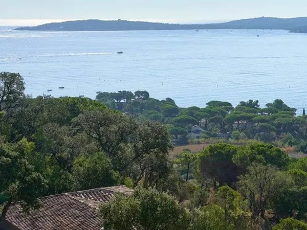 Grimaud - Élégante villa neuve avec vue mer panoramique