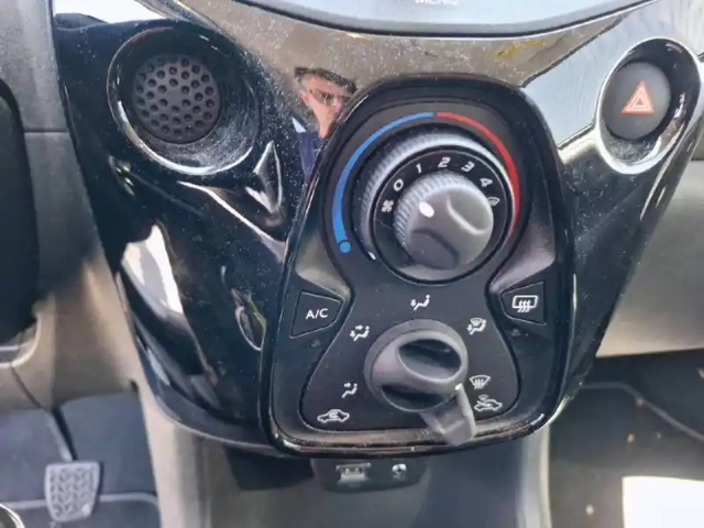 Peugeot 108 vti 72ch s&amp;s bvm5 — photo 18
