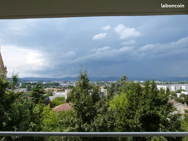 T2 traversant et lumineux de 56 m² - Jassans-Riottier