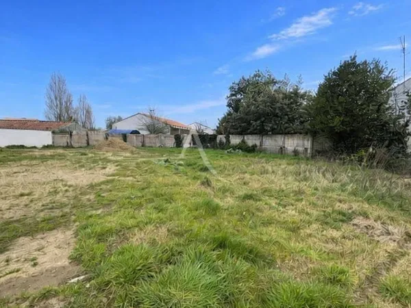 Terrain constructible 593 m²