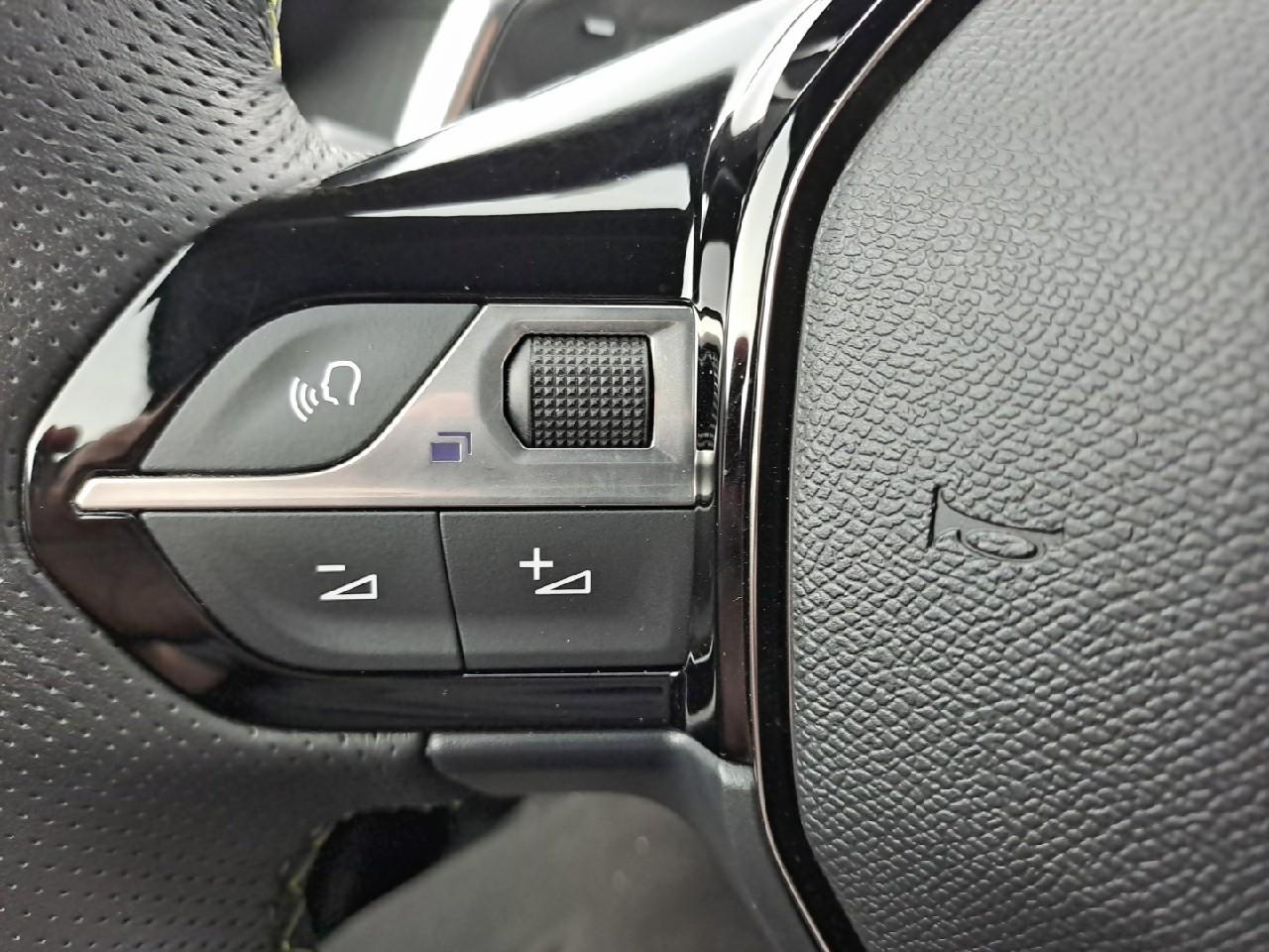 Peugeot 2008 puretech 130 s&s eat8 gt — photo 28