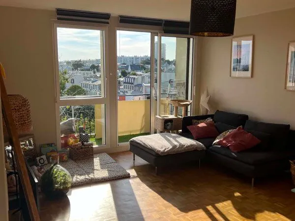 T3 rénové de 76 m2 avec balcon et vue mer - Brest