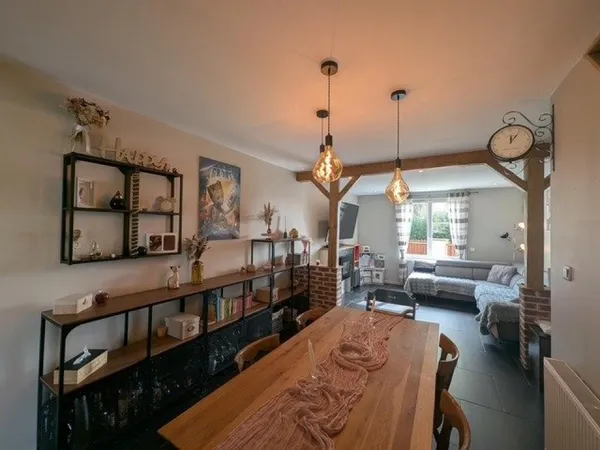 Maison individuelle 2 chambres + bureau - Grand jardin