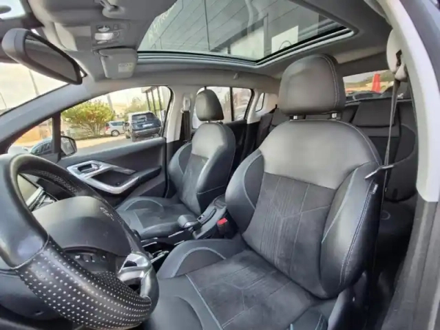 Peugeot 2008 1.2 puretech 110 s&amp;s crossway — photo 14