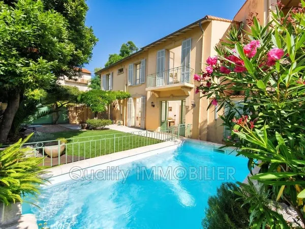 Maison de ville 5 pièces 190 m²