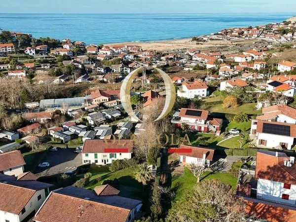 Terrain 775 m²