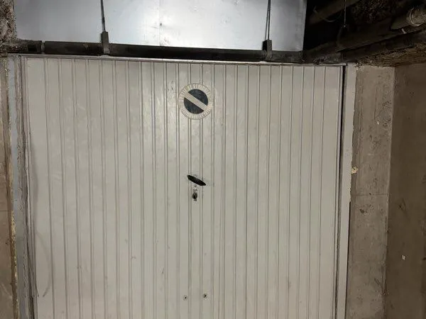 Box fermé en parking souterrain