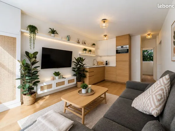 Paris 15e - 27,8 m² entièrement rénové - 2 pièces / espace nuit séparé - parking en sous-sol