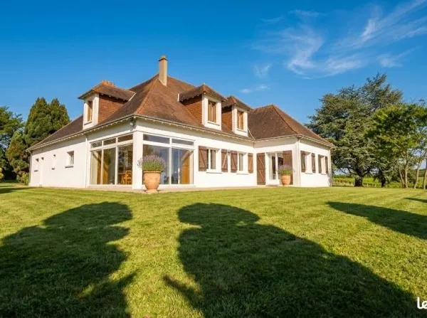 Villa 6 pièces 230 m²