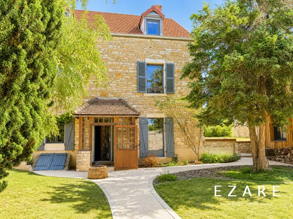 Maison de caractère rénovée coeur de village de viticole