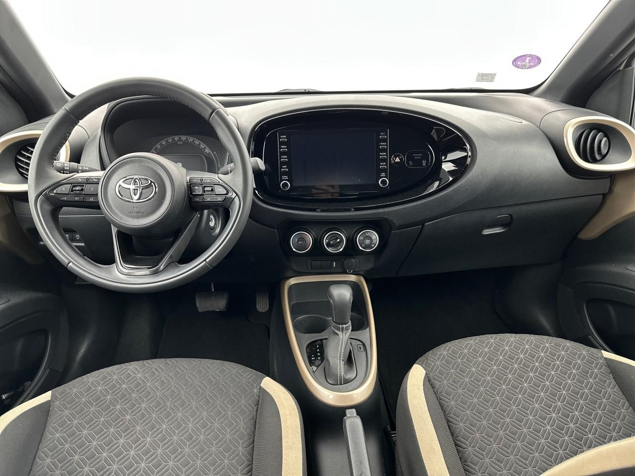 Toyota Aygo 1.0 vvt-i 72 s-cvt design — photo 11