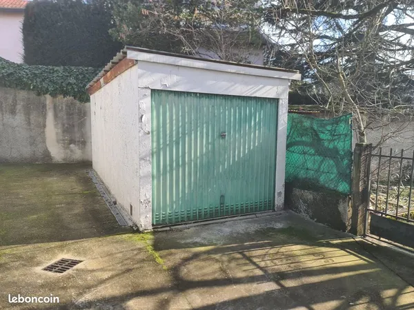 Garage pour stockage