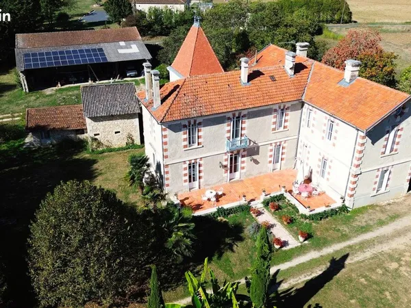 Maison 10 pièces 365 m²