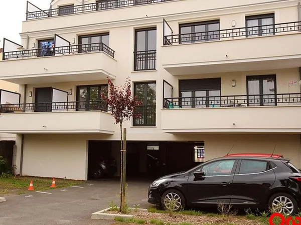 Parking/Garage