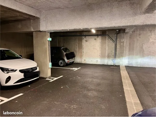 Place parking Chu / Saint Hilaire