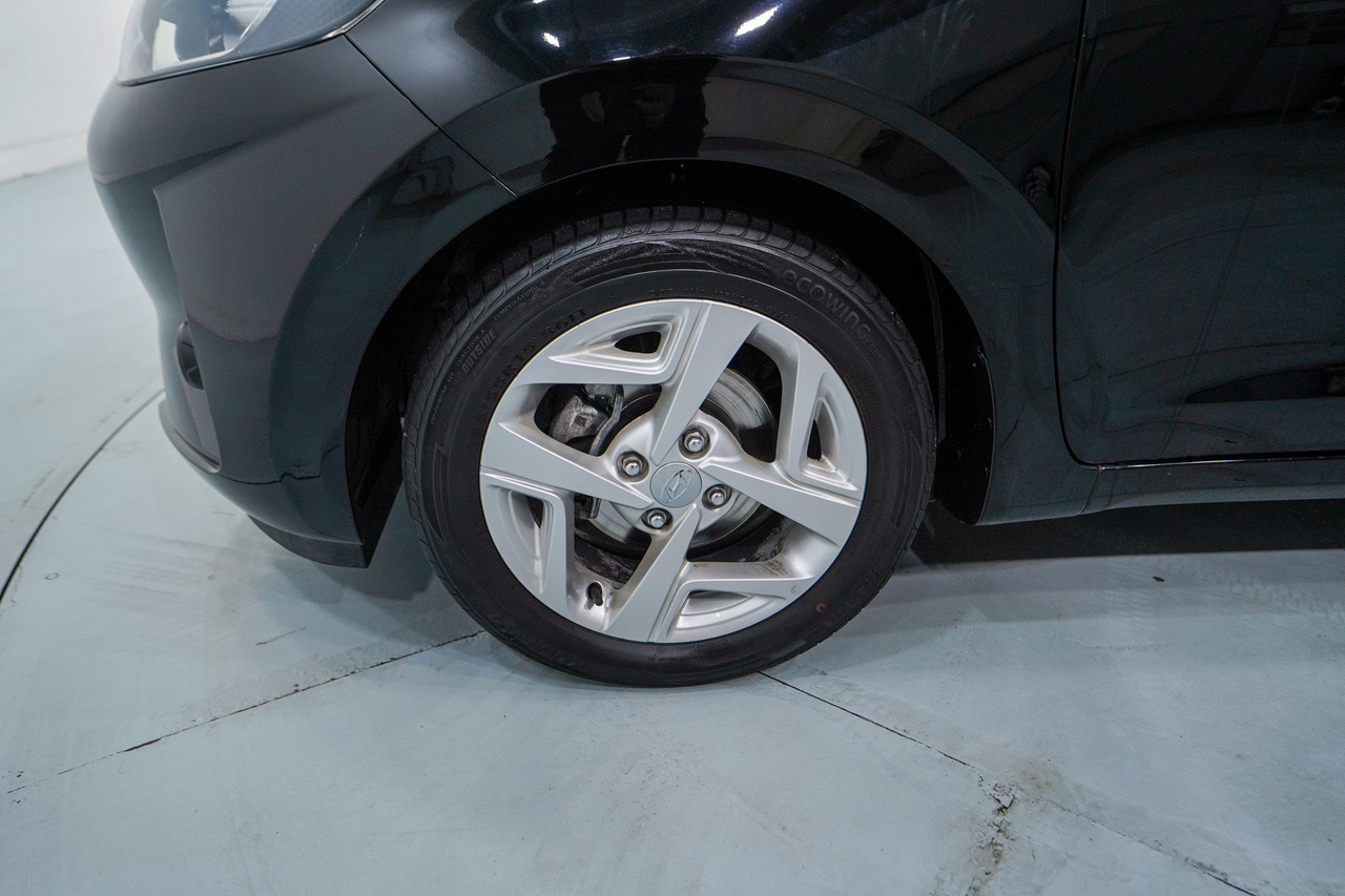 Hyundai i10 — photo 11