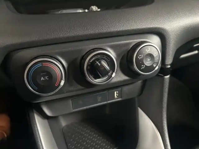 Toyota Yaris 70 vvt-i design ng vvt i my22 — photo 12