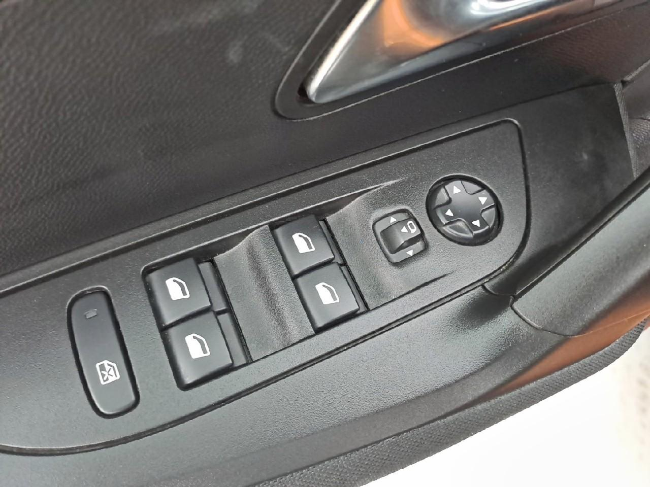 Peugeot 2008 puretech 100 s&s bvm6 active pack — photo 21
