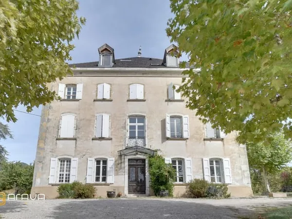Coup de coeur assuré - Appartement dans château