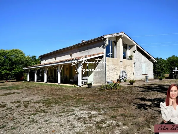 Charme de l'ancien, calme et beaux volumes : une maison pleine