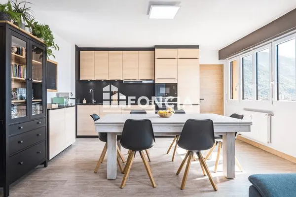 Appartement 3 pièces 84 m²