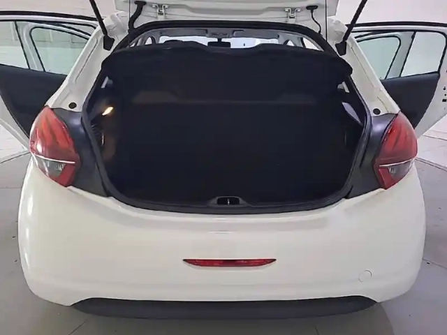 Peugeot 208 puretech 68ch bvm5 — photo 26