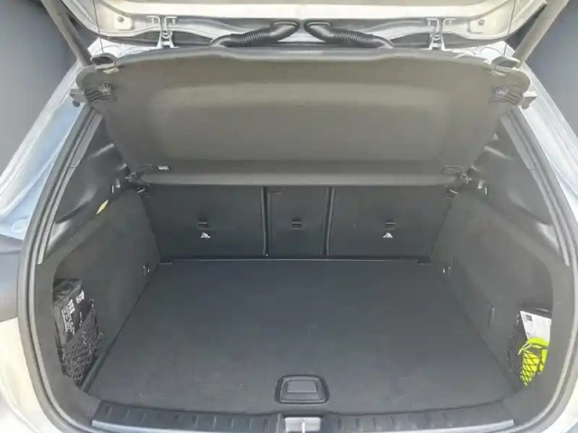 Mercedes Gla 200 d amg line — photo 18