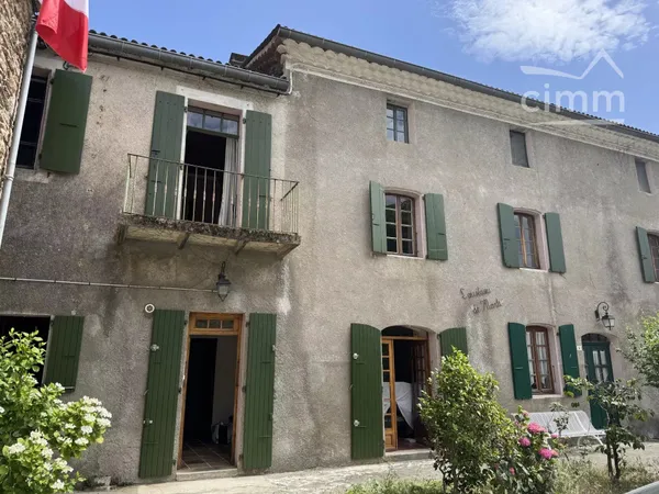 Charmante maison de village des Cévennes, belle terrasse et terrain attenant