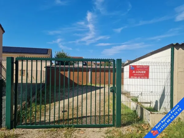 Box fermé proche gare SNCF