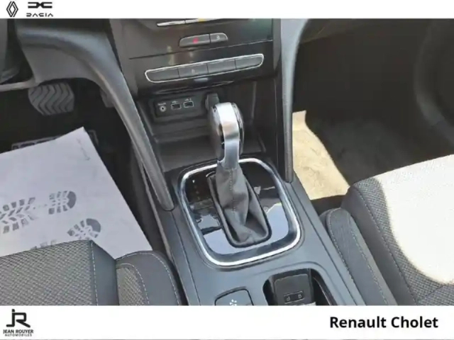 Renault Megane 1.6 e-tech plug-in hybrid 160ch evolution — photo 6