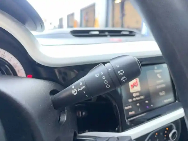 Renault Twingo iii e-tech — photo 35