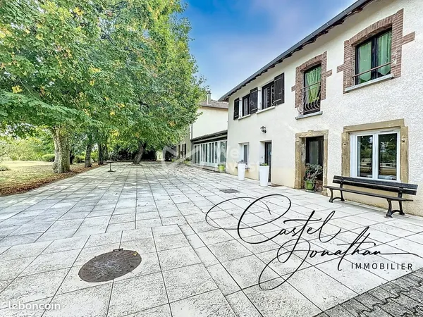 Propriété 8 pièces 460 m²