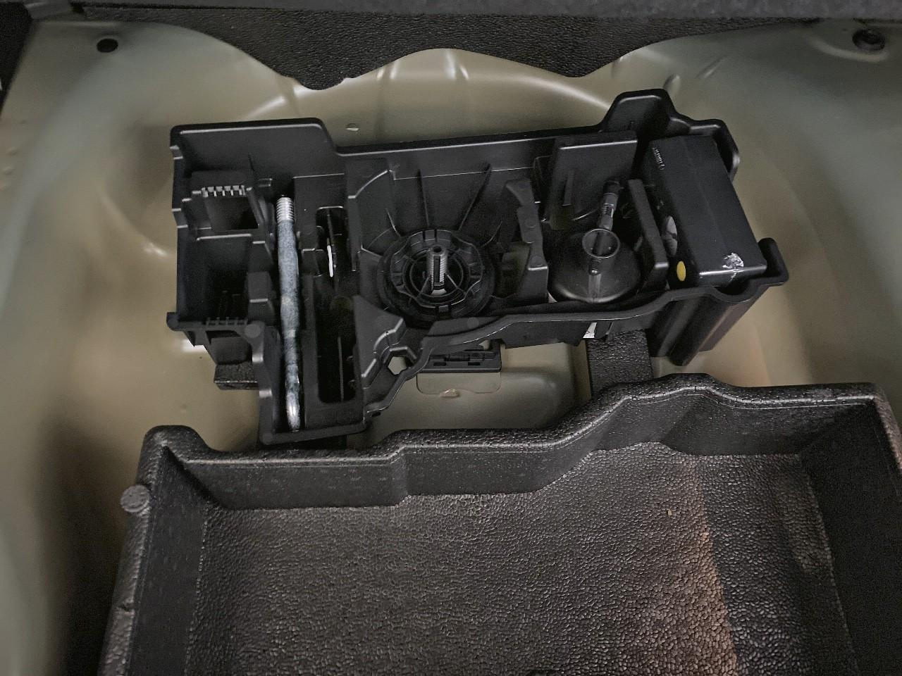 Peugeot 2008 hybrid 145 ch e-dcs6 allure — photo 16