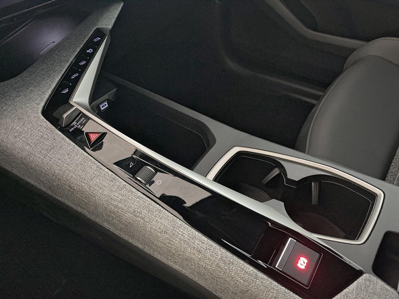 Peugeot 5008 hybrid 145 ch e-dcs6 allure — photo 18