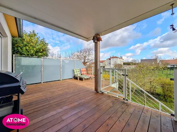 TRES BELLE MAISON PLAIN PIED SUR-ELEVEE à STE MARIE AUX CHENES