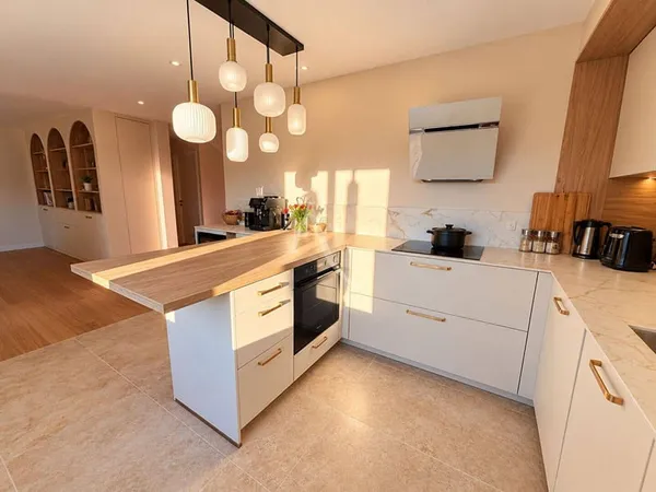 Maison 7 pièces 218 m²