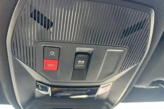 Peugeot 308 phev 180 e-eat8 — photo 29