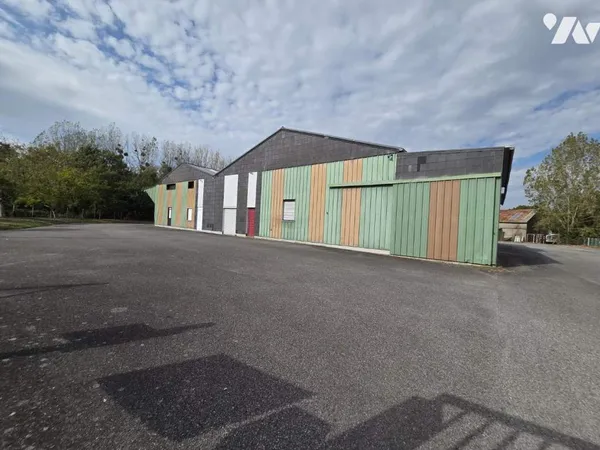 Local d'activité 670 m²