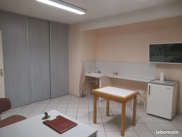 Local commercial 766 m² Saint-André-les-Vergers