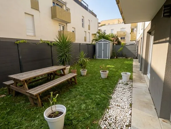 3 pièces meublé de 65 m² avec jardin, terrasse et parking — proche T2