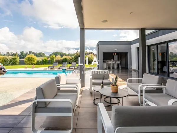A VENDRE Maison contemporaine d'exception de 228m2 sur 2850m