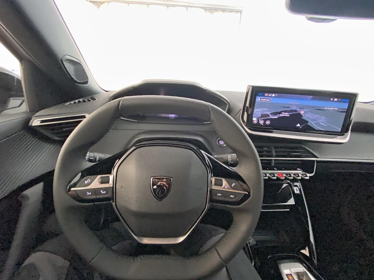 Peugeot 2008 hybrid 145 ch e-dcs6 allure — photo 12